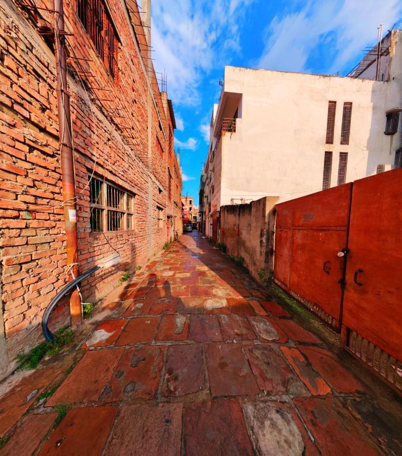 The White Canyon Hotel Varanasi Exterior foto
