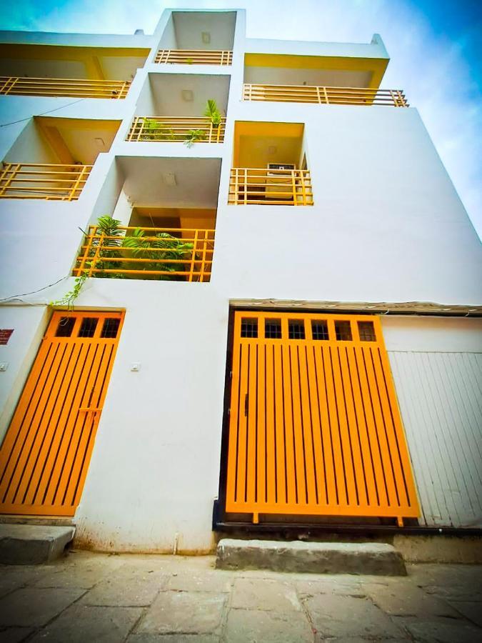 The White Canyon Hotel Varanasi Exterior foto
