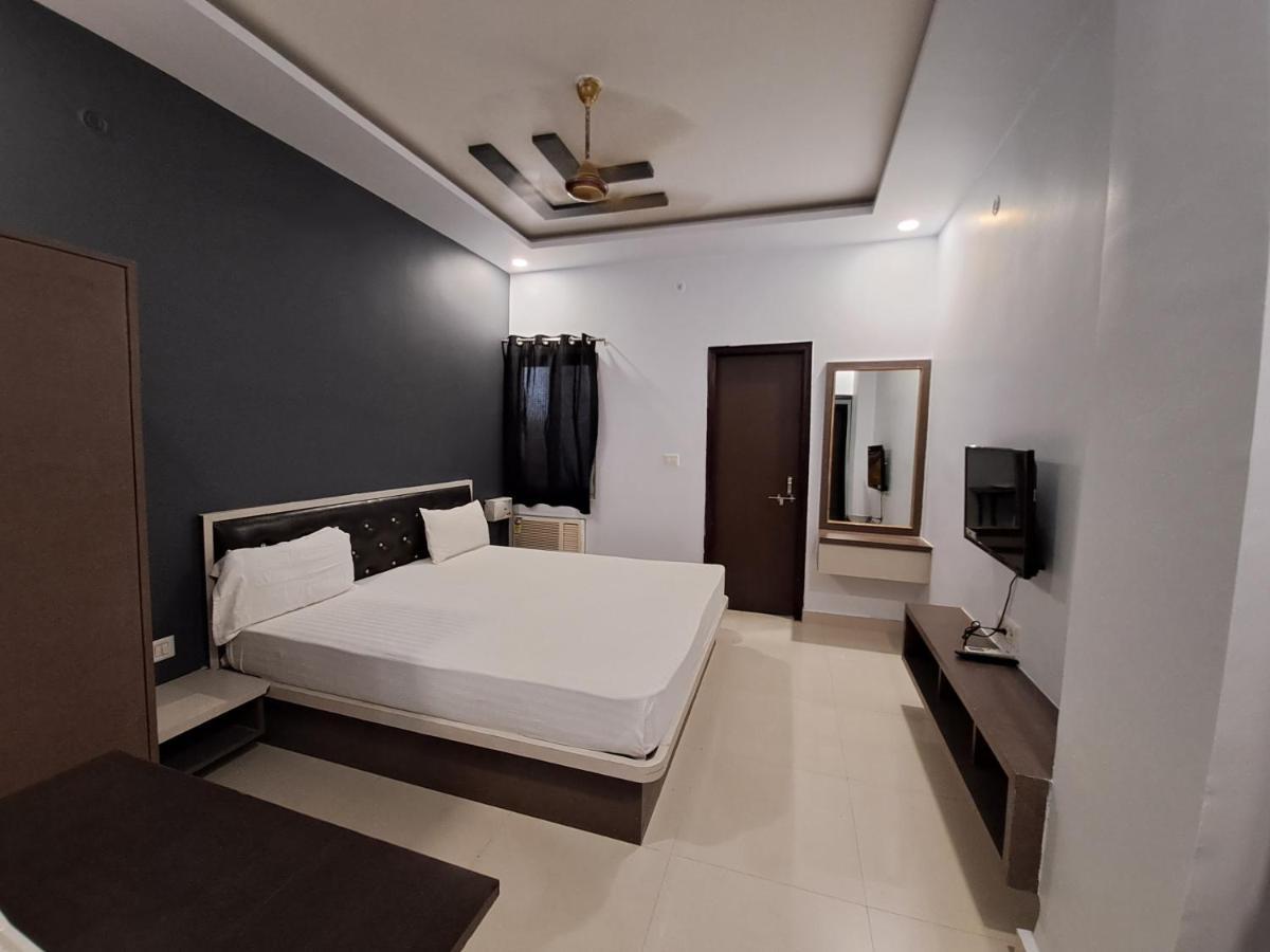 The White Canyon Hotel Varanasi Exterior foto